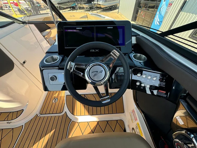 Slide: The Image of Sea Ray SLX 260 Surf 2024 - 24