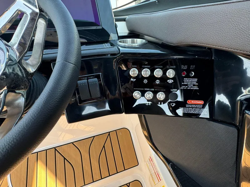 Slide: The Image of Sea Ray SLX 260 Surf 2024 - 25