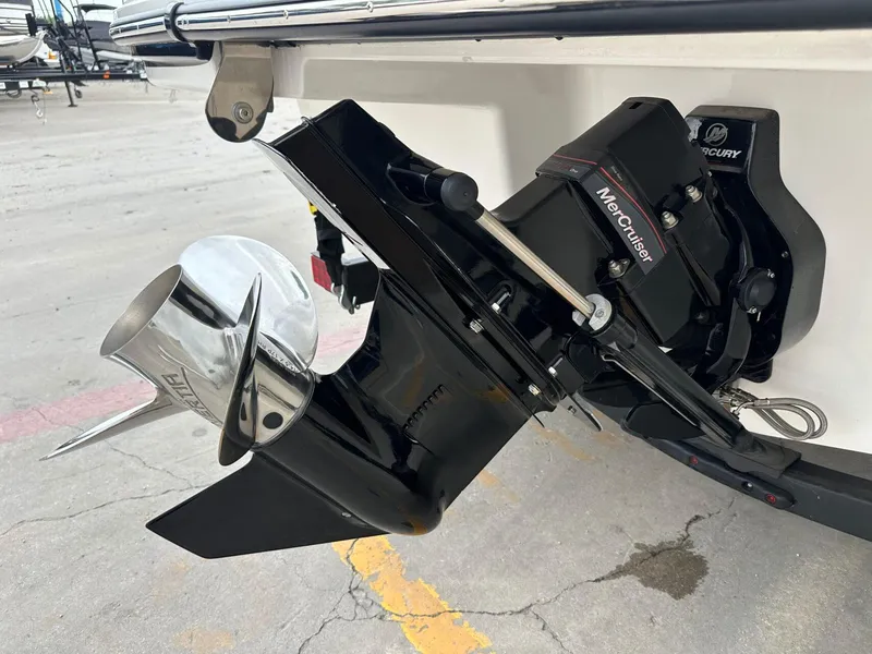 Slide: The Image of Sea Ray SPX 210 2024 - 32