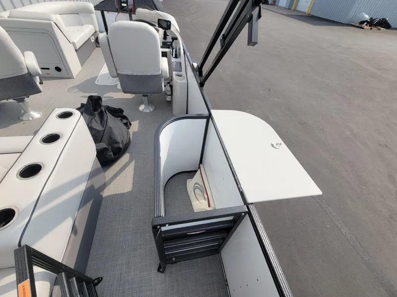 Slide: The Image of Crest Classic DLX 220 SLSC 2022 - 7