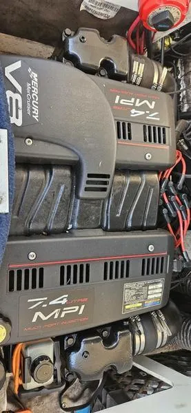 Slide: The Image of Mercury 7.4 MPI V8 engine in 2001 Sea Ray 230 Bow Rider boat. - 11