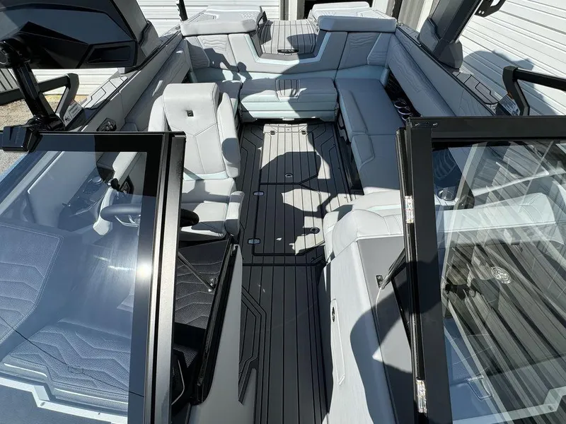 Slide: The Image of Nautique Super Air Nautique G23 2025 - 13