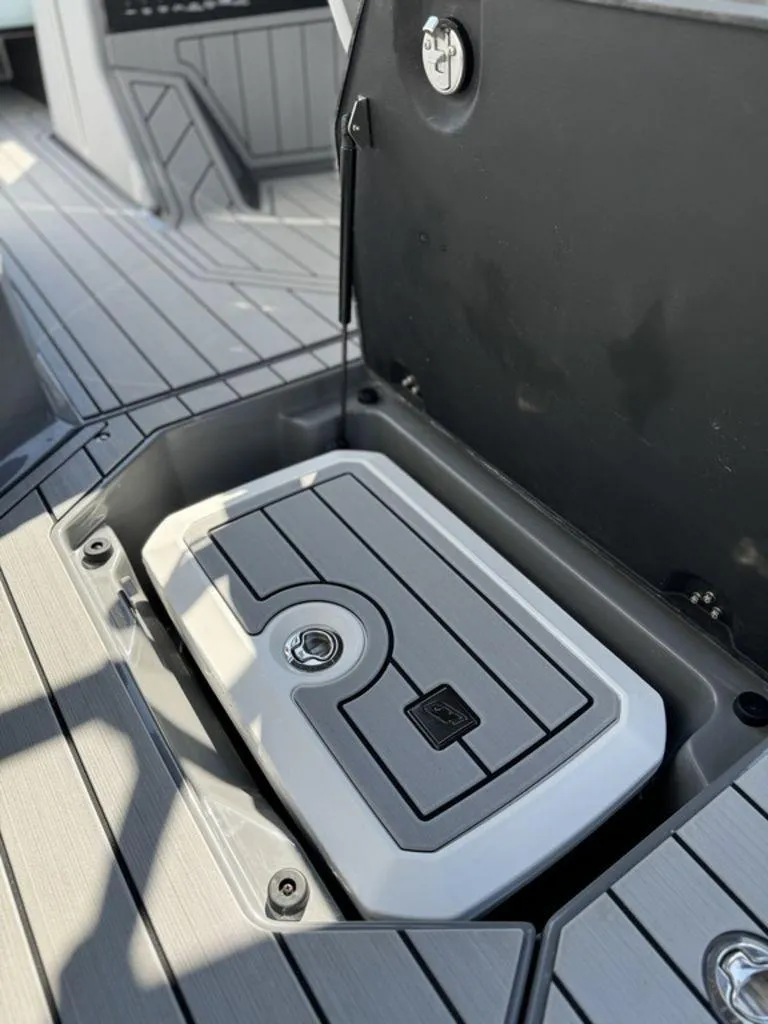 Slide: The Image of Nautique Super Air Nautique G23 2025 - 15