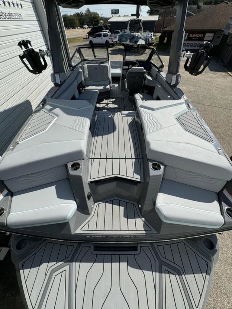 Slide: The Image of Nautique Super Air Nautique G23 2025 - 5