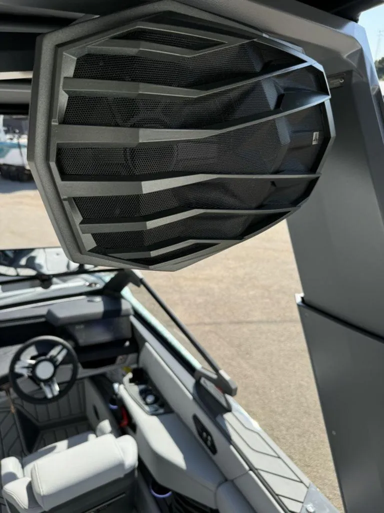 Slide: The Image of Nautique Super Air Nautique G23 2025 - 8