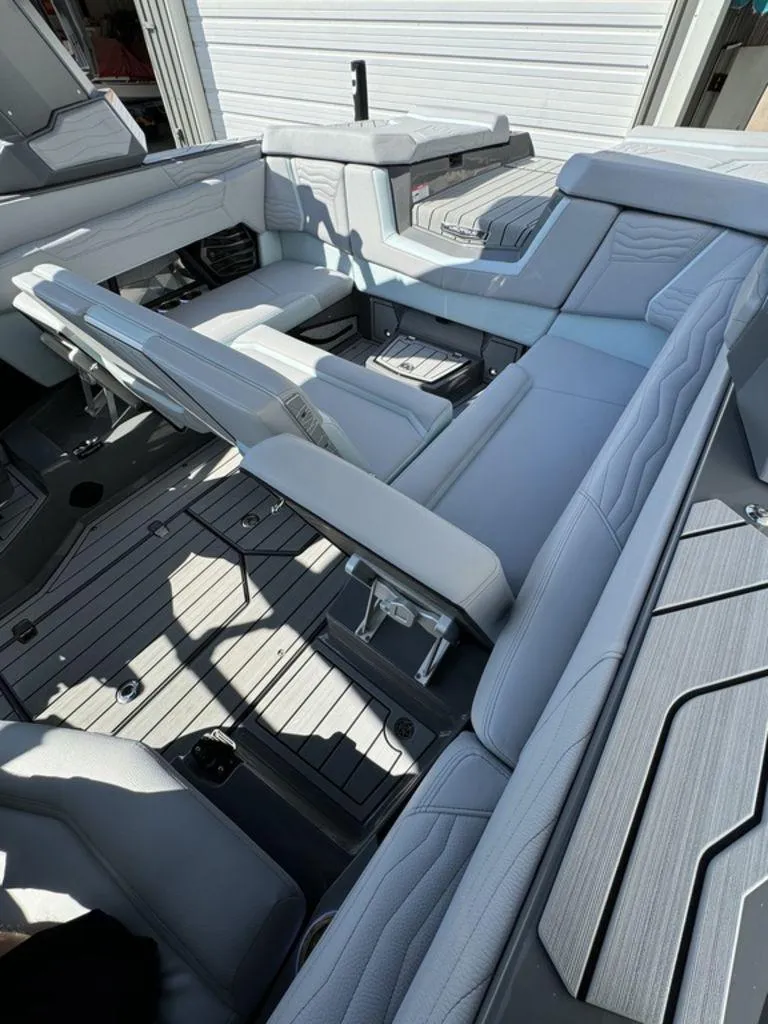 Slide: The Image of Nautique Super Air Nautique G23 2025 - 9