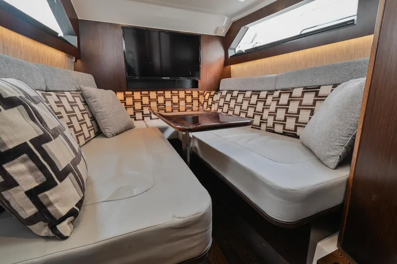 Slide: The Image of Pursuit S 428 Sport 2021 - 54