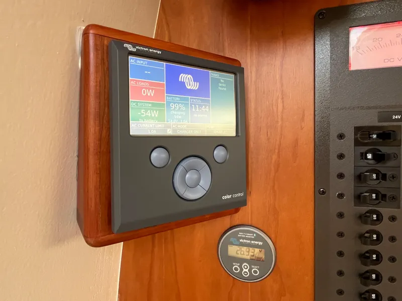 Slide: The Image of Maine Cat 38 Electric 2018 - 52