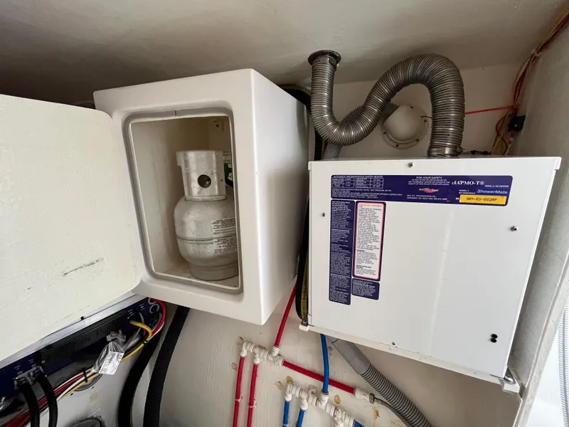 Slide: The Image of Maine Cat 38 Electric 2018 - 57