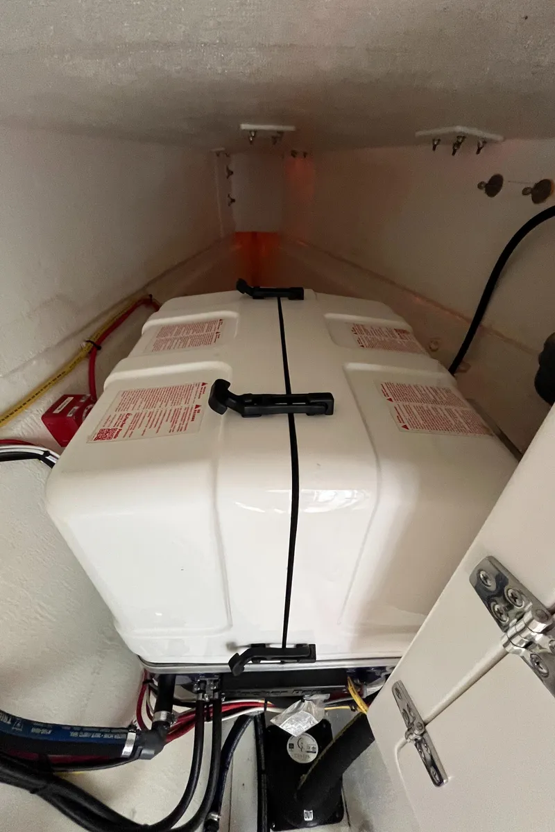 Slide: The Image of Maine Cat 38 Electric 2018 - 58