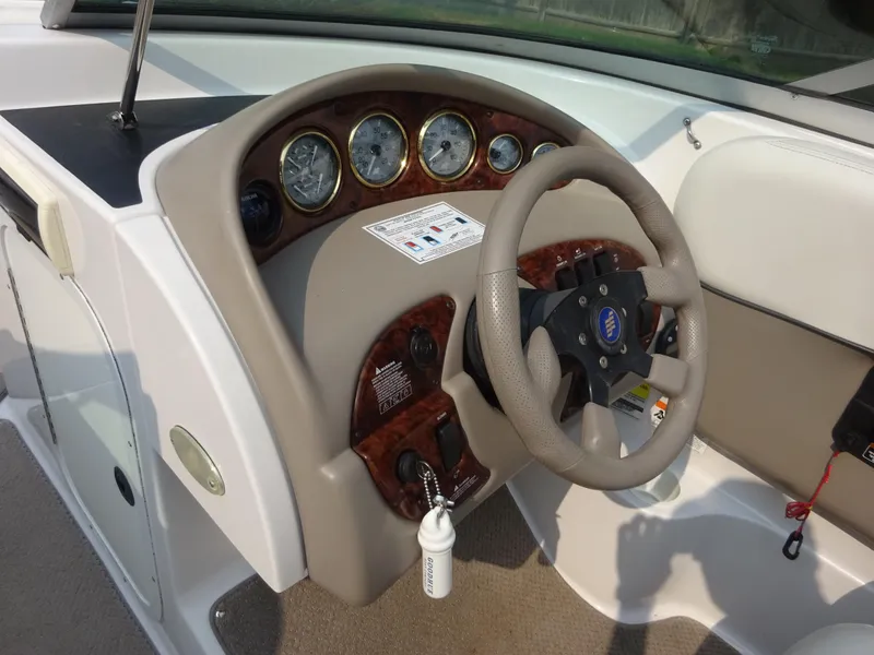 Slide: The Image of Four Winns 214 Funship 2003 - 9