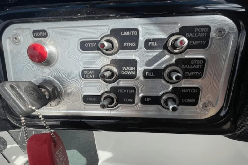 Slide: The Image of MasterCraft X80 2008 - 30