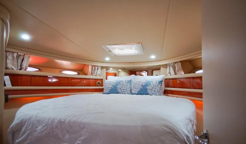 Slide: The Image of Sea Ray 480 Sedan Bridge 2001 - 50