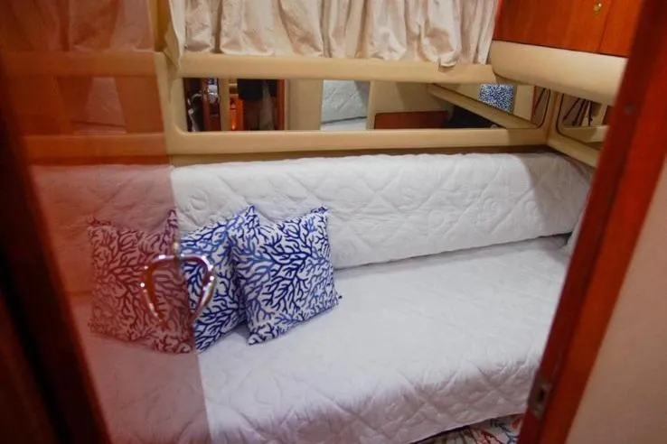 Slide: The Image of Sea Ray 480 Sedan Bridge 2001 - 65