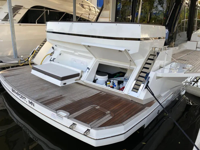 Slide: The Image of Galeon 470 Sky 2020 - 18