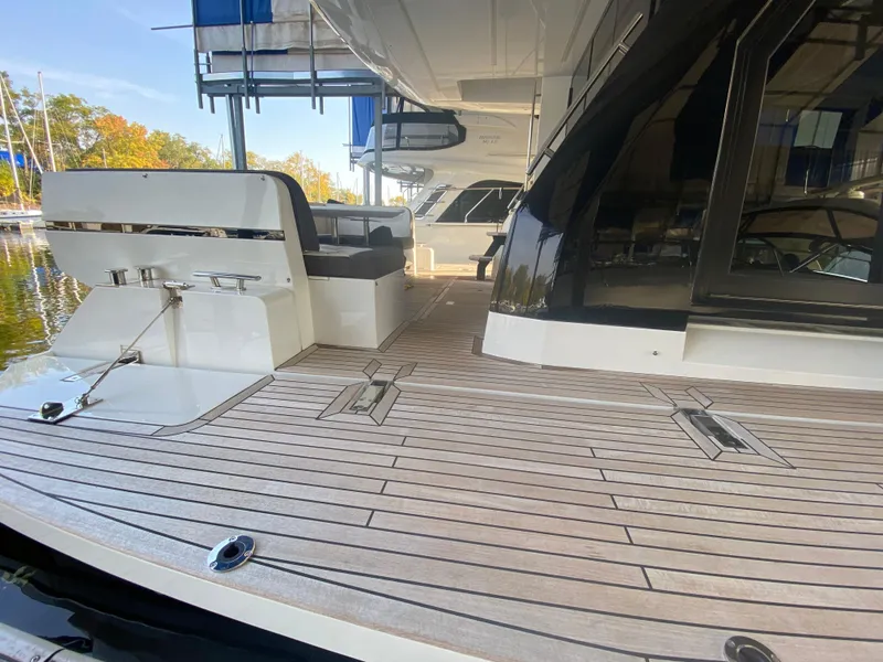 Slide: The Image of Galeon 470 Sky 2020 - 21