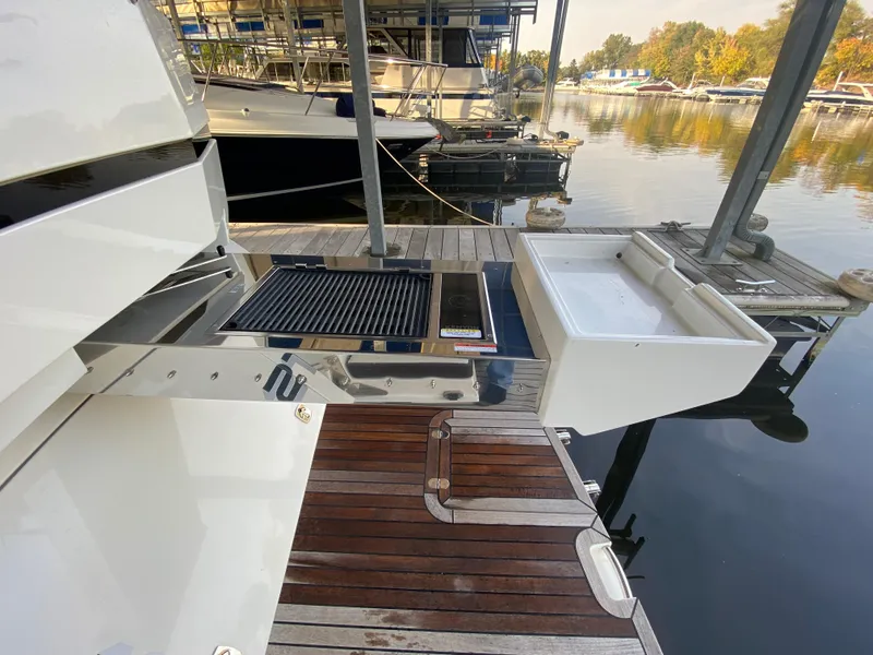 Slide: The Image of Galeon 470 Sky 2020 - 22