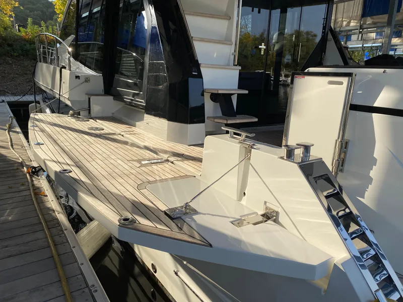 Slide: The Image of Galeon 470 Sky 2020 - 25