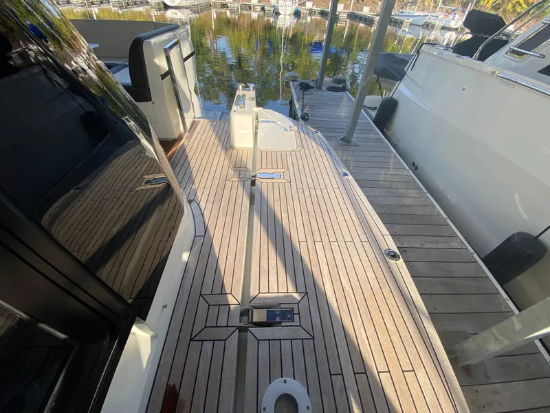 Slide: The Image of Galeon 470 Sky 2020 - 28