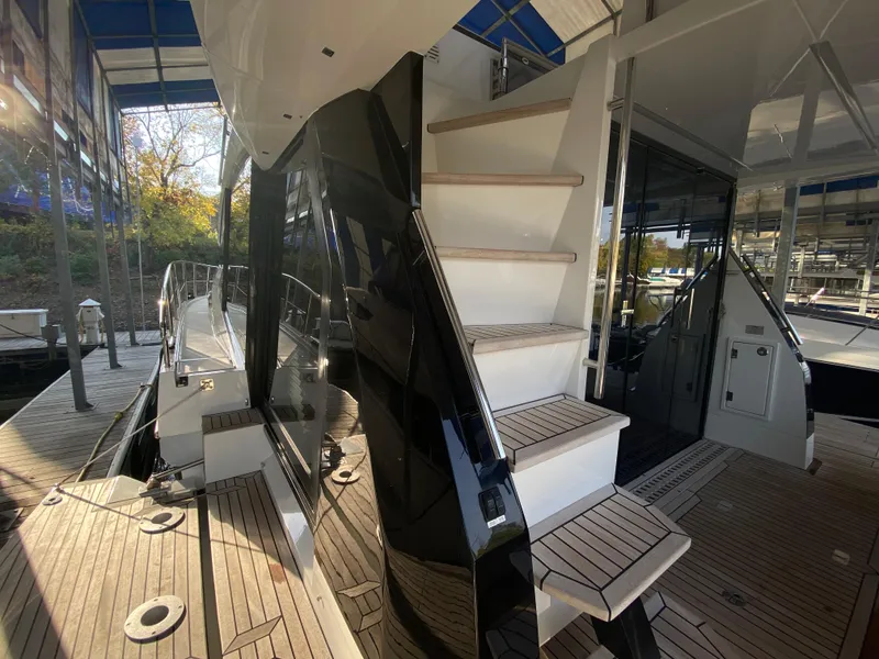 Slide: The Image of Galeon 470 Sky 2020 - 42
