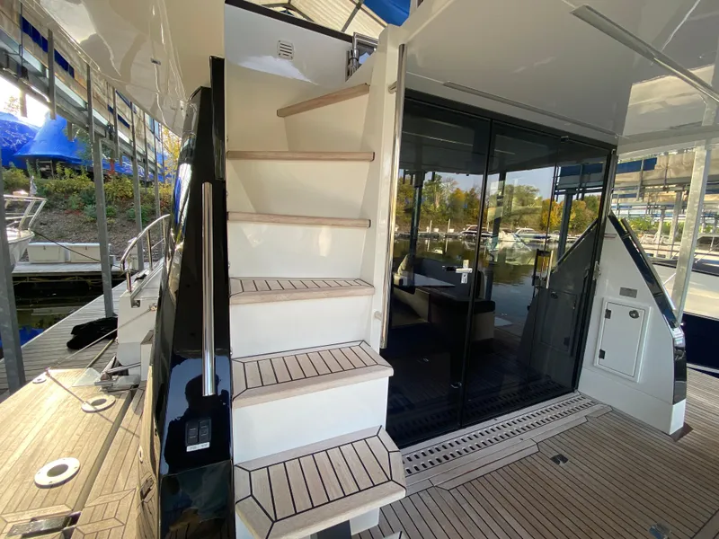 Slide: The Image of Galeon 470 Sky 2020 - 43
