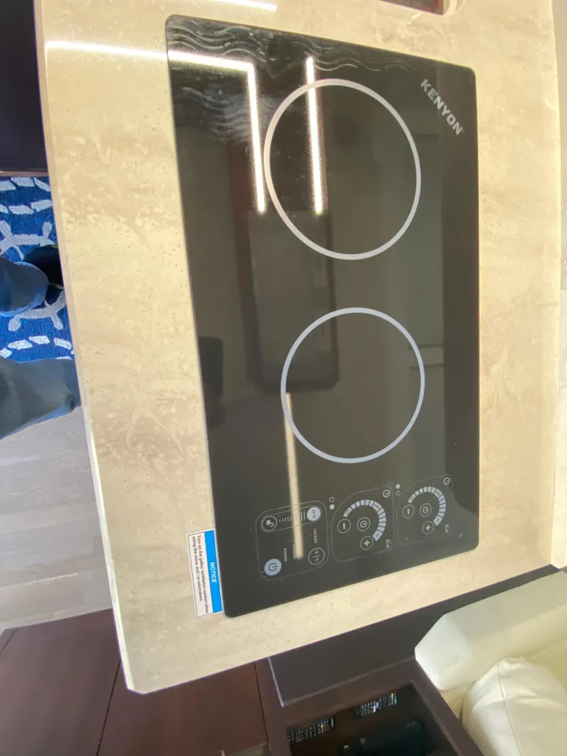 Slide: The Image of Galeon 470 Sky 2020 - 54