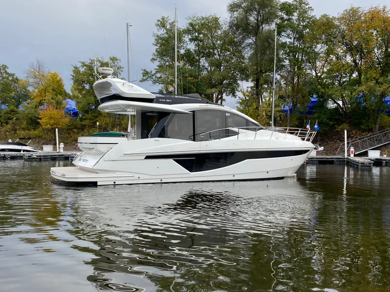 Slide: The Image of Galeon 470 Sky 2020 - 6