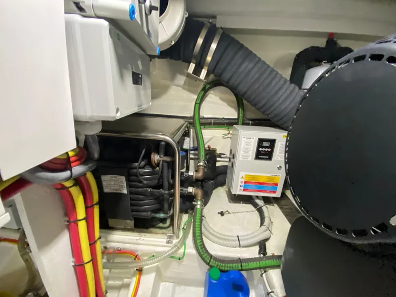 Slide: The Image of Galeon 470 Sky 2020 - 95