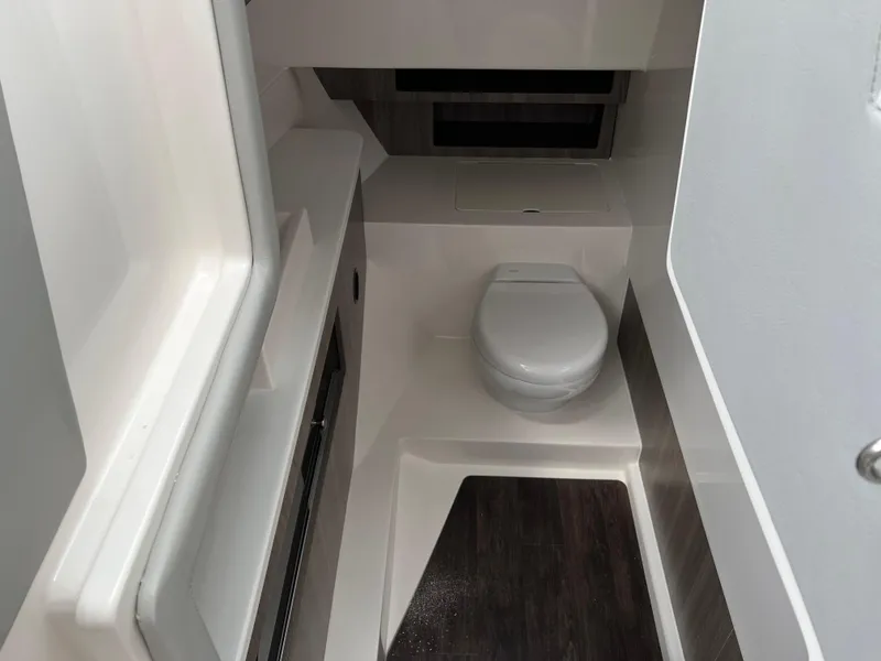 Slide: The Image of Regal LS36 2022 - 52