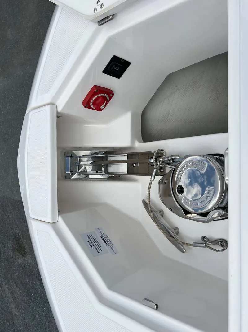 Slide: The Image of Regal LS36 2022 - 61