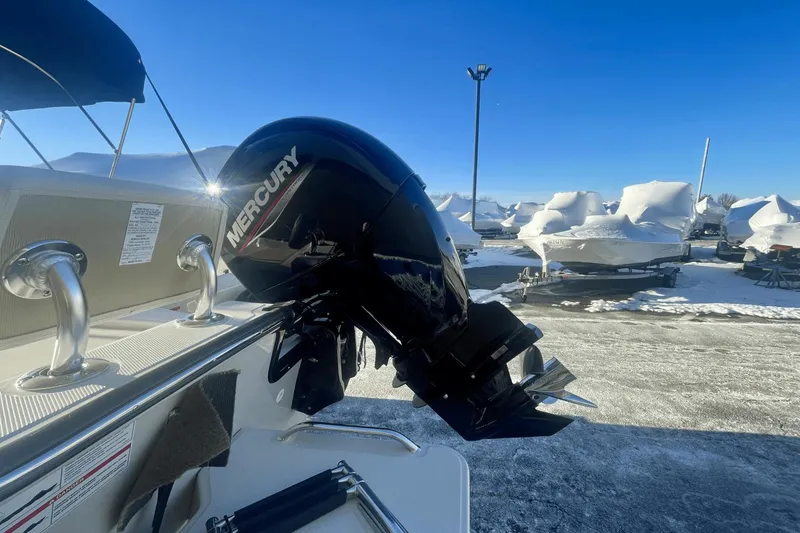 Slide: The Image of Boston Whaler 190 Montauk 2025 - 4