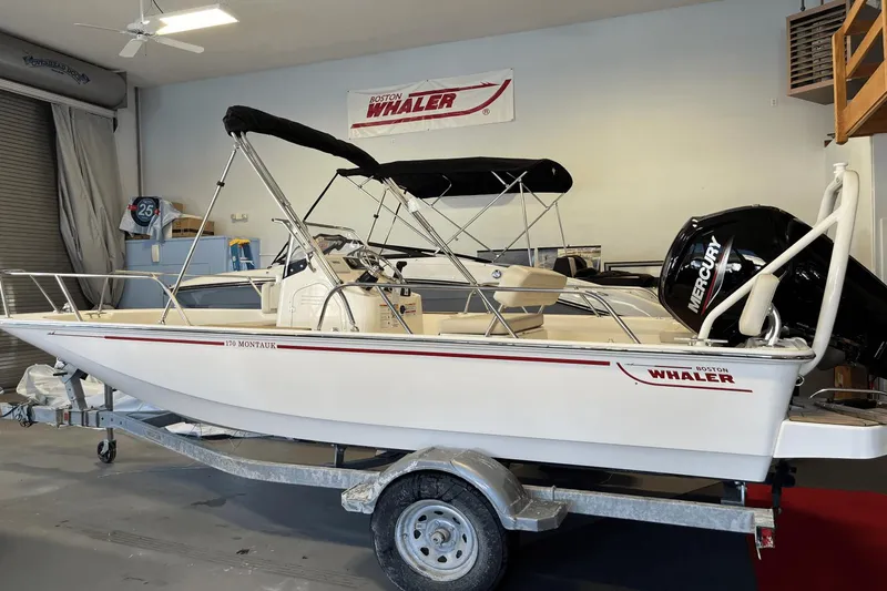 Slide: The Image of Boston Whaler 170 Montauk 2025 - 12