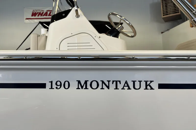 Slide: The Image of Boston Whaler 190 Montauk 2025 - 14