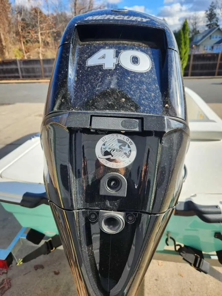 Slide: The Image of 2025 Mako Pro Skiff 13 CC with Mercury 40 outboard motor. - 4