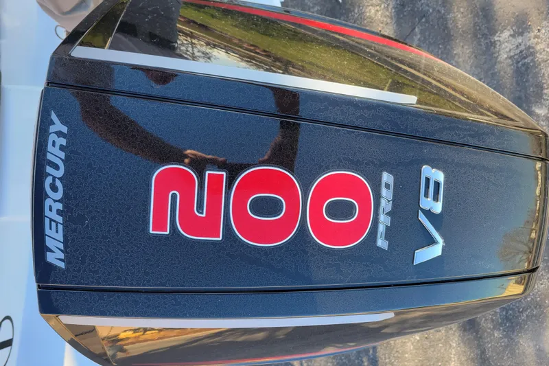 Slide: The Image of Mercury 300 Pro V8 engine on a 2025 Tahoe T21 boat. - 71