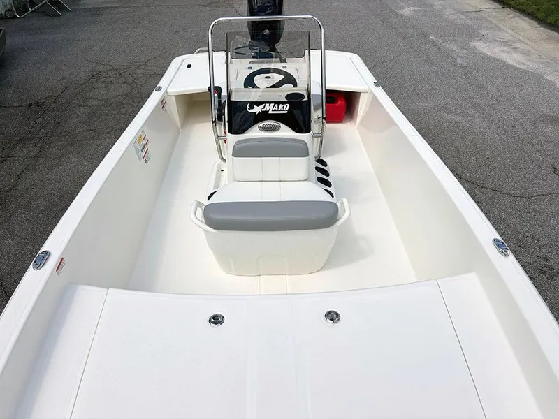 Slide: The Image of 2025 Mako Pro Skiff 17 CC - 11