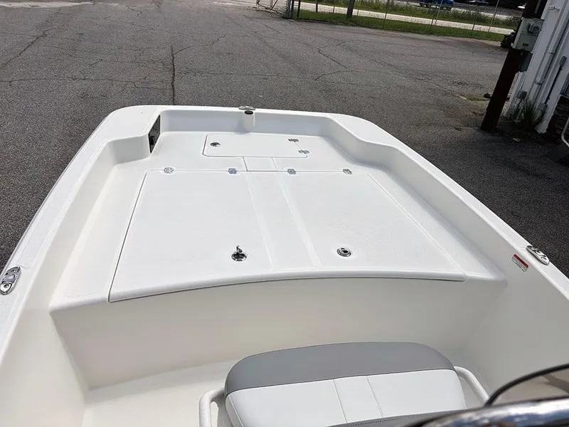 Slide: The Image of 2025 Mako Pro Skiff 17 CC - 12