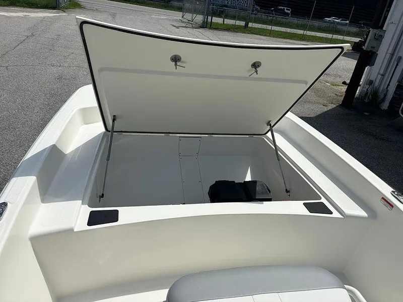 Slide: The Image of 2025 Mako Pro Skiff 17 CC - 14