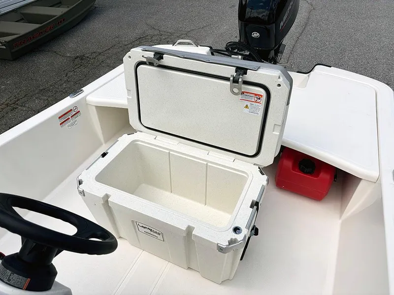 Slide: The Image of 2025 Mako Pro Skiff 17 CC - 18