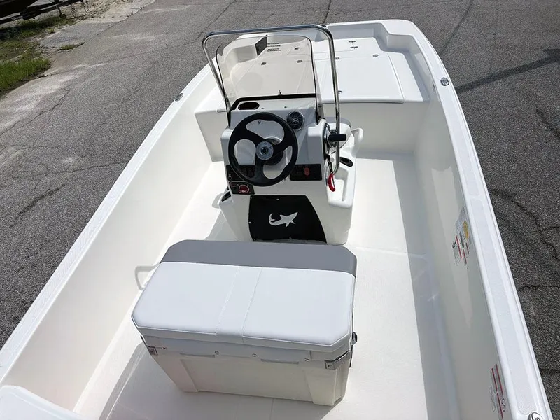 Slide: The Image of 2025 Mako Pro Skiff 17 CC - 9