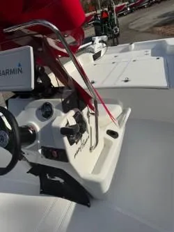 Slide: The Image of Mako Pro Skiff 17 CC 2025 - 70