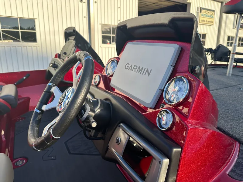 Slide: The Image of 2025 Nitro Z20 XL Pro boat dashboard with Garmin navigation system. - 8