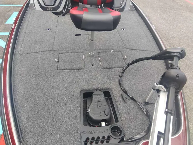 Slide: The Image of 2025 Nitro Z21 XL boat deck with seating and control panel. - 8