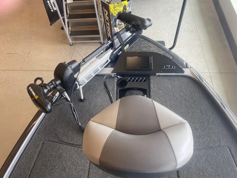 Slide: The Image of 2025 Nitro Z20 XL Pro boat interior with seat and control panel. - 7