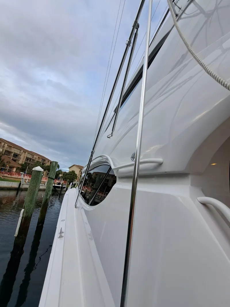 Slide: The Image of Hatteras 68 Convertible 2006 - 53