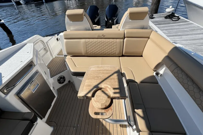 Slide: The Image of Sea Ray 290 SDX OB 2021 - 11