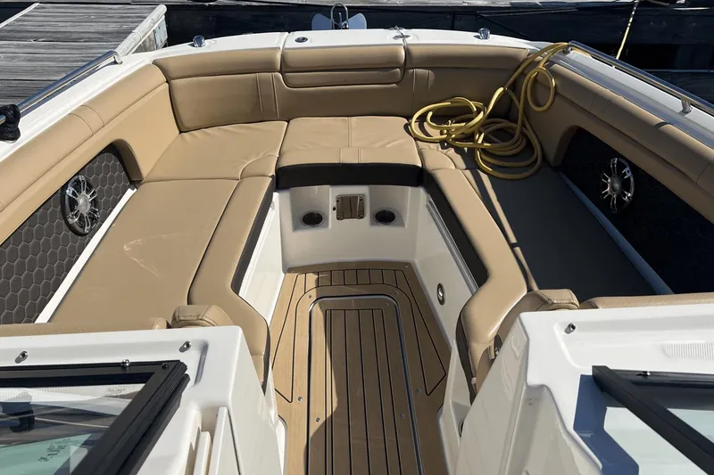 Slide: The Image of Sea Ray 290 SDX OB 2021 - 26