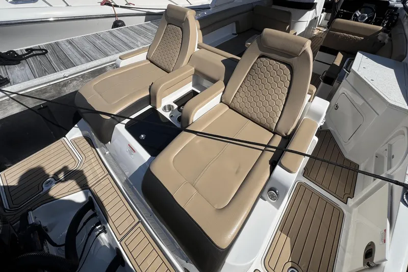 Slide: The Image of Sea Ray 290 SDX OB 2021 - 5