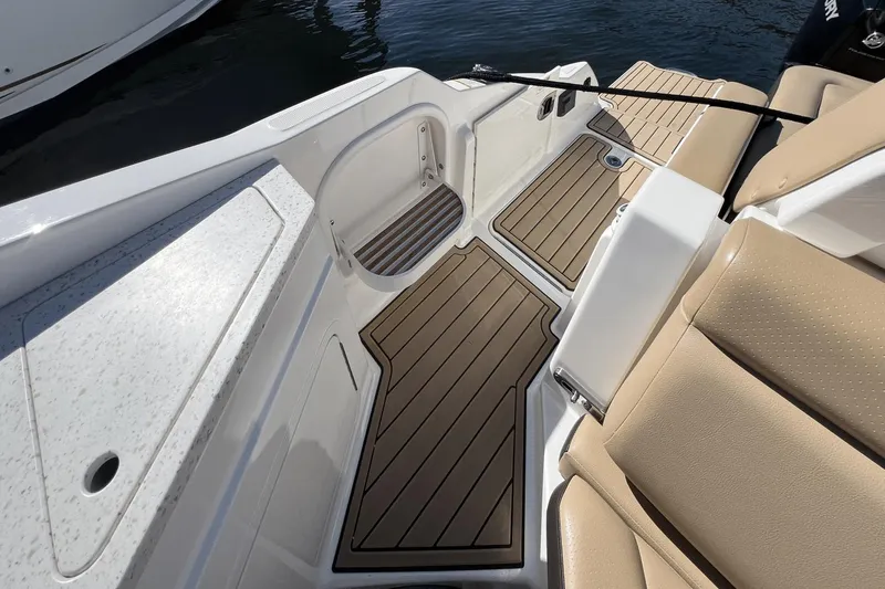 Slide: The Image of Sea Ray 290 SDX OB 2021 - 6