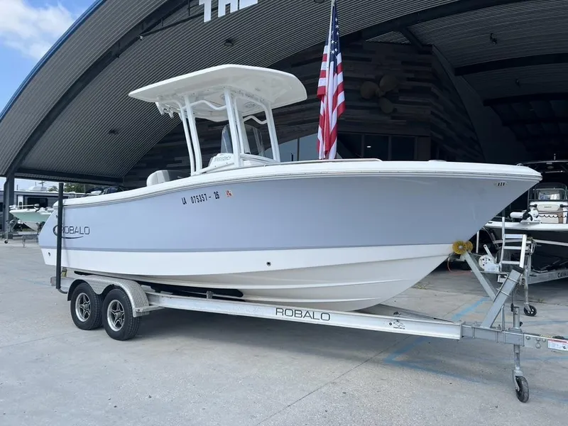 Slide: The Image of Robalo R230 Center Console 2023 - 8